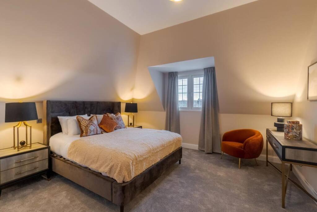 Apartament Luxury Penthouse - Castle Views - 2 Bed & Parking Windsor Zewnętrze zdjęcie